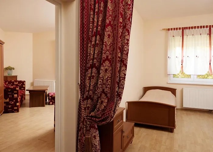 Dom Na Wzgorzu 招待所 3*